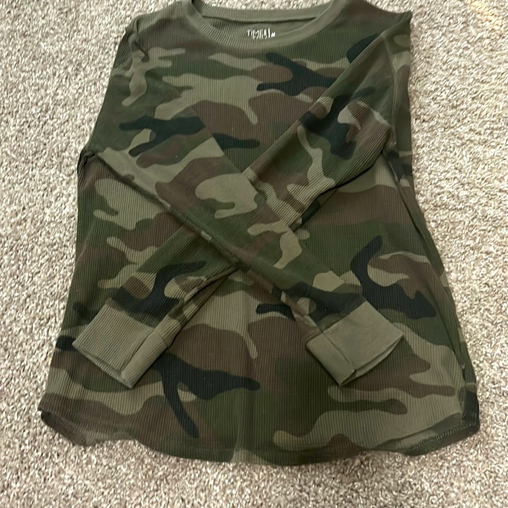Sueter size M